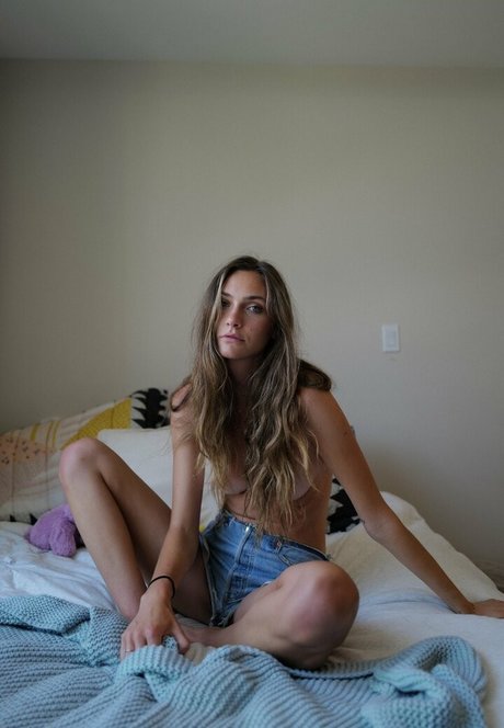 Emily Hall onlyfans nudes