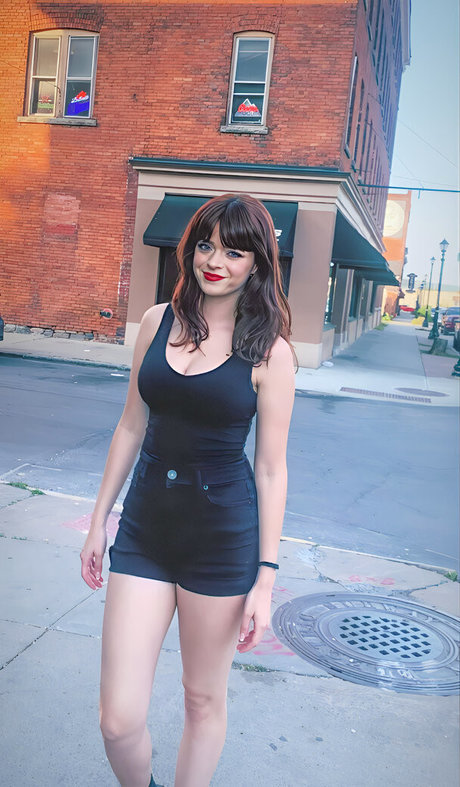 Sally LoMonaco onlyfans leaked dirtyship