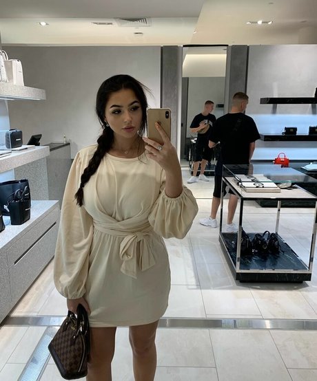 Anna Paul onlyfans public photos