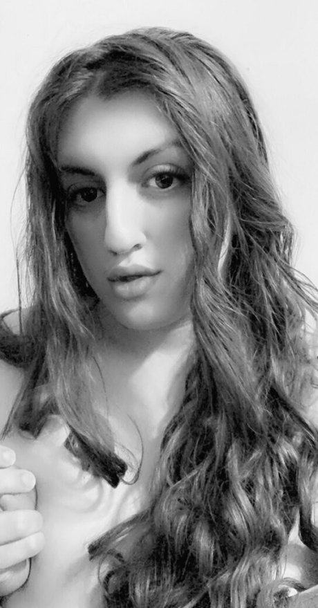 scarlettshadets onlyfans content leaked