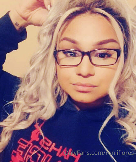roniiflores naked onlyfans pics
