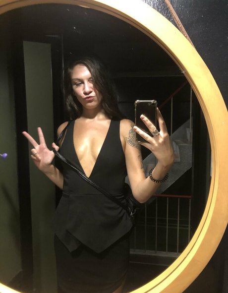 monalisawhoaa onlyfans uncensored