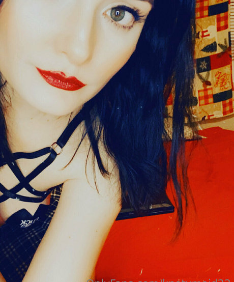 scarlottnyx22 onlyfans model photo