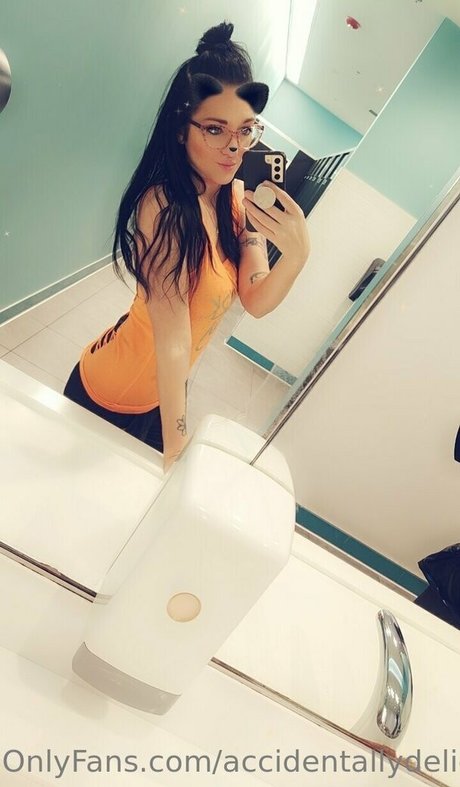 accidentallydelicious onlyfans porno