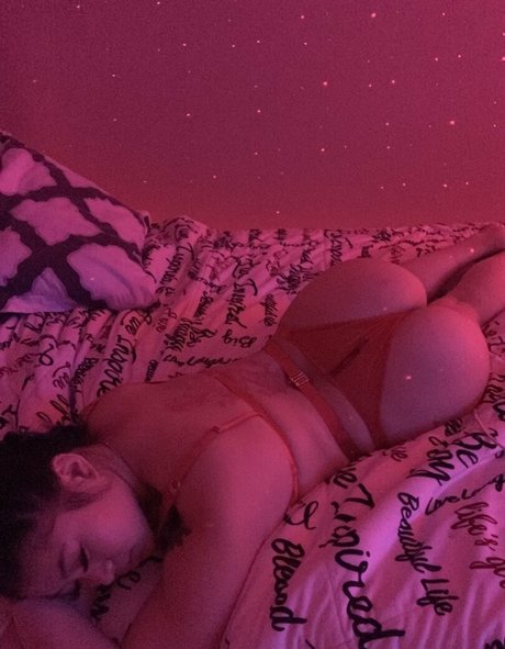 Crybabyxnina is on onlyfans