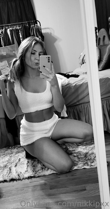 Nikkipxx naked onlyfans pics