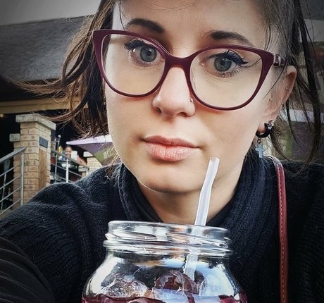 Nadia Bratke onlyfans leak ass