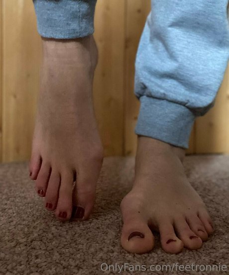 feetronnie onlyfans content type