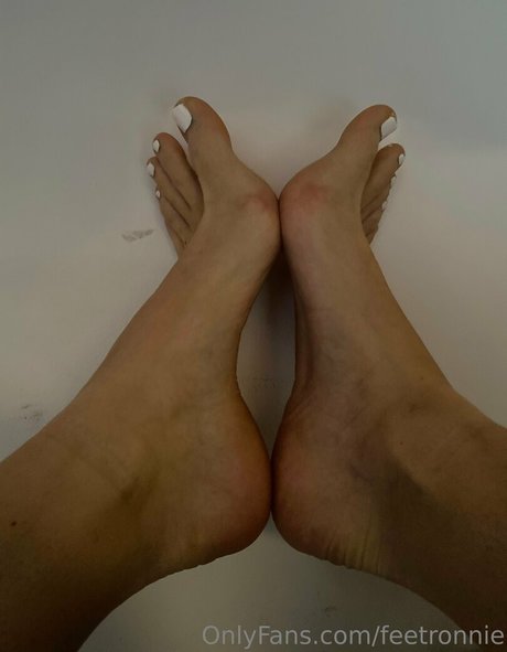 feetronnie onlyfans model photos
