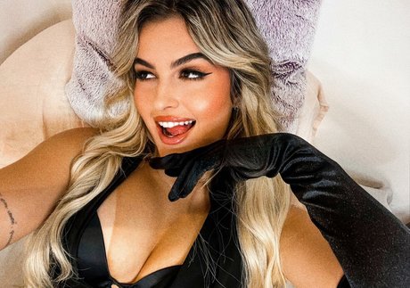 Sthefany Oliveira onlyfans leak new