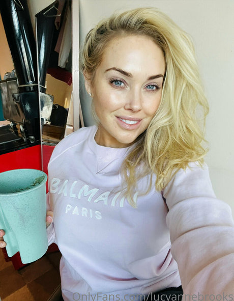 lucyannebrooks only fans leak nude