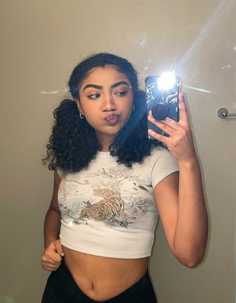 krystalogy onlyfans pics