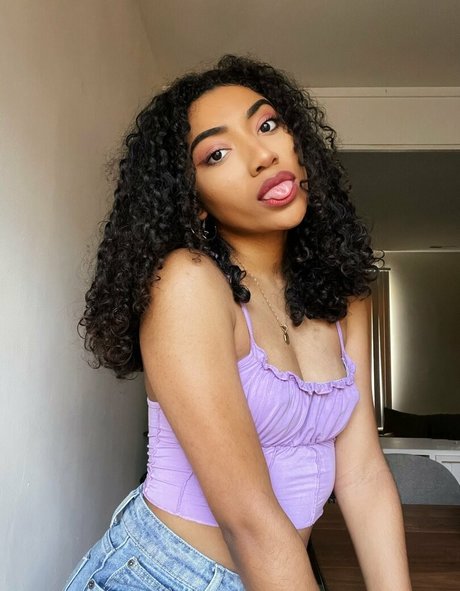 krystalogy onlyfans picture