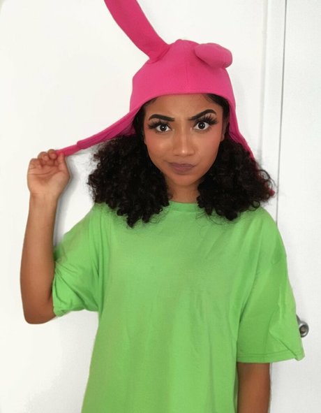 krystalogy onlyfans content