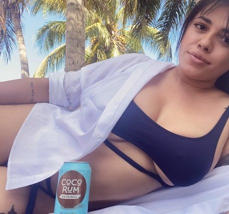 Mikayla Dabash onlyfans fotos