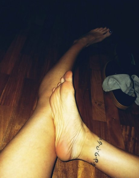 clarita feet onlyfans leaked
