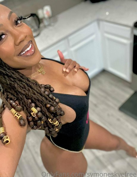 symoneskyefree naked leaked onlyfans