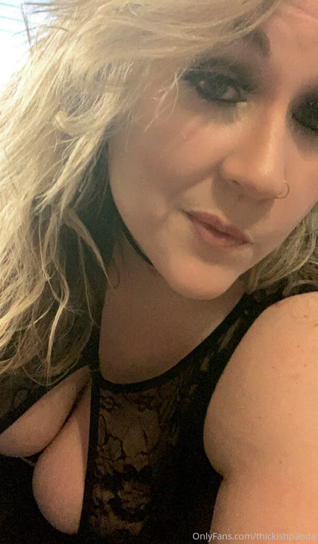 thickishpanda is on onlyfans