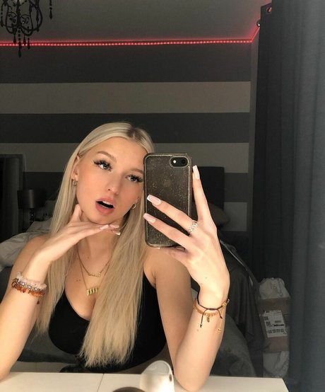 Emma Welyki onlyfans xxx