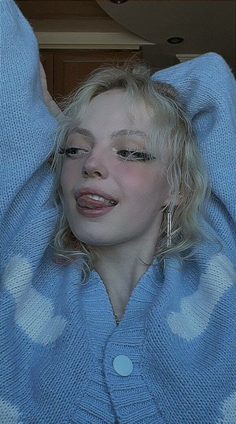 Romanowwa onlyfans posts