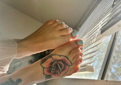 Barefootbbabyvip only fans