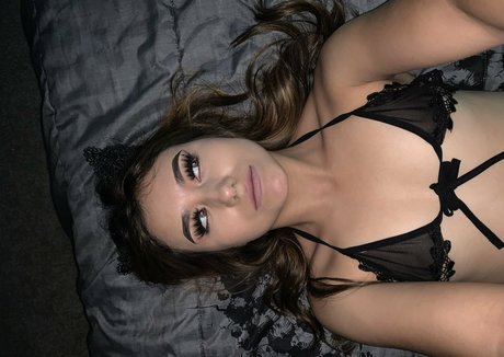 rlunas nude onlyfans pics