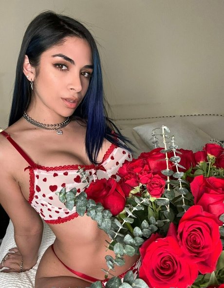 aemagz onlyfans model images