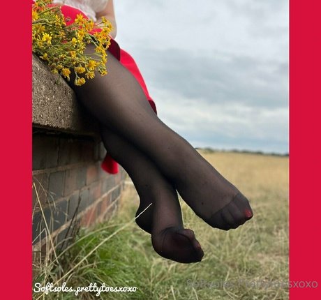 softsoles prettytoesxoxo only fans free