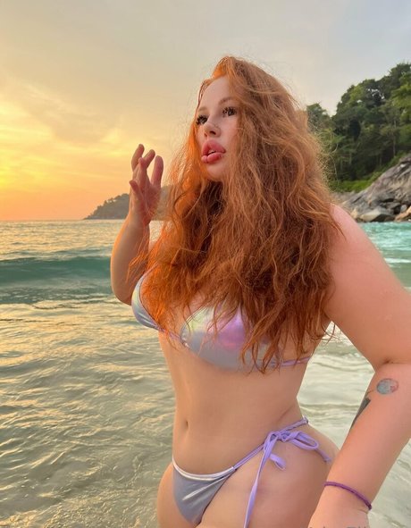 yolaflimes topless onlyfans