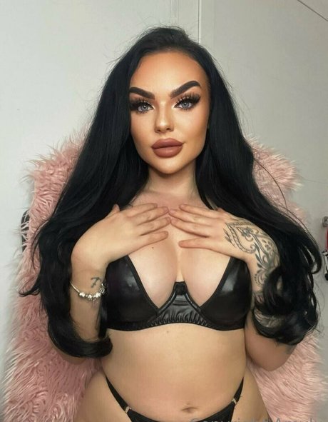 amyluxxx onlyfans nude leaks