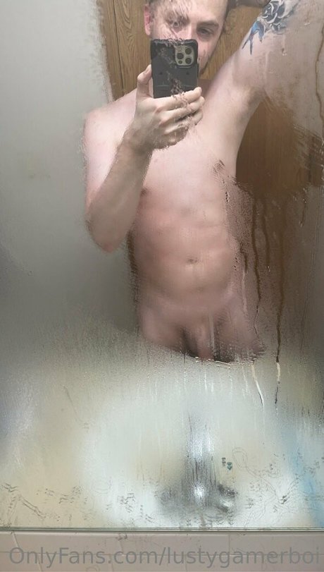 lustygamerboi onlyfans nude content
