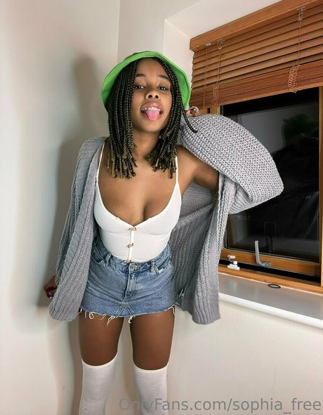 sophia free onlyfans naked pics