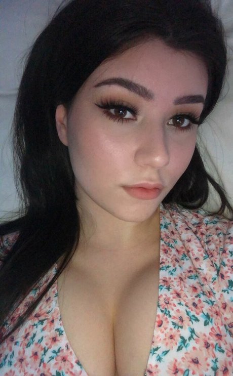 Yazzi onlyfans model