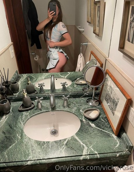 vicky rose onlyfans model