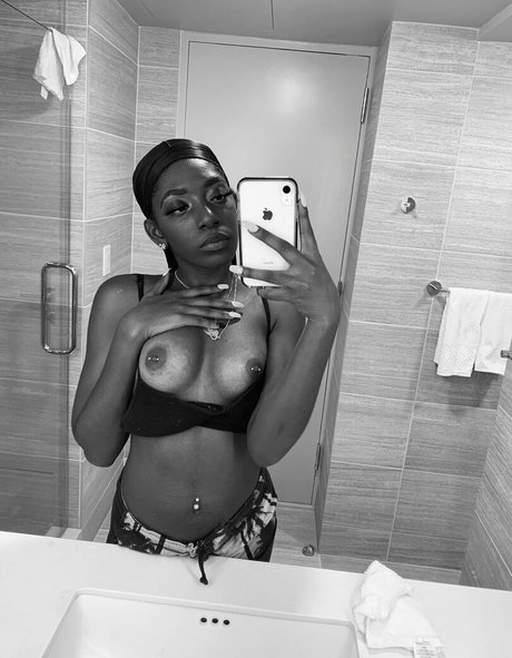 lovelykaybaby onlyfans leaked nude