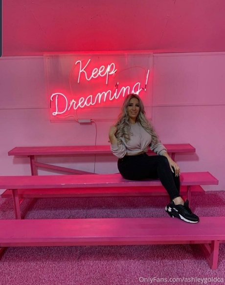 ashleygoldca onlyfans leak porn