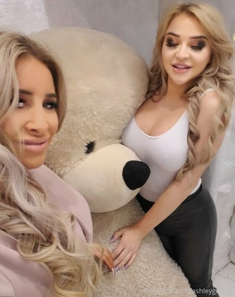 ashleygoldca Profile pic