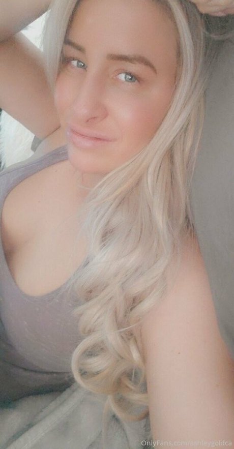ashleygoldca onlyfans sextape