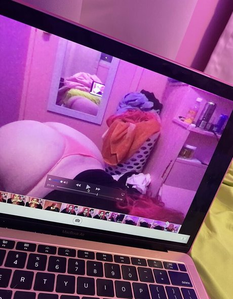 sagittariusshawty onlyfans topless