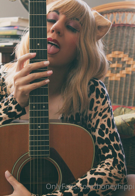 honeyhippi onlyfans naked leaked