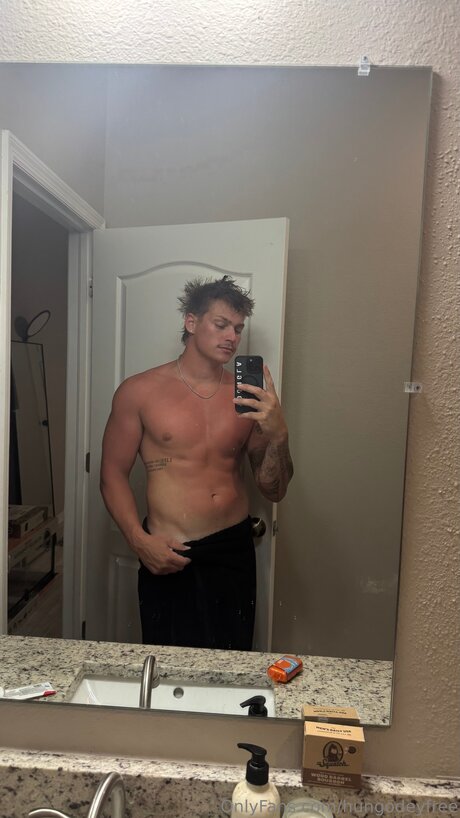 hungodeyfree onlyfans creator