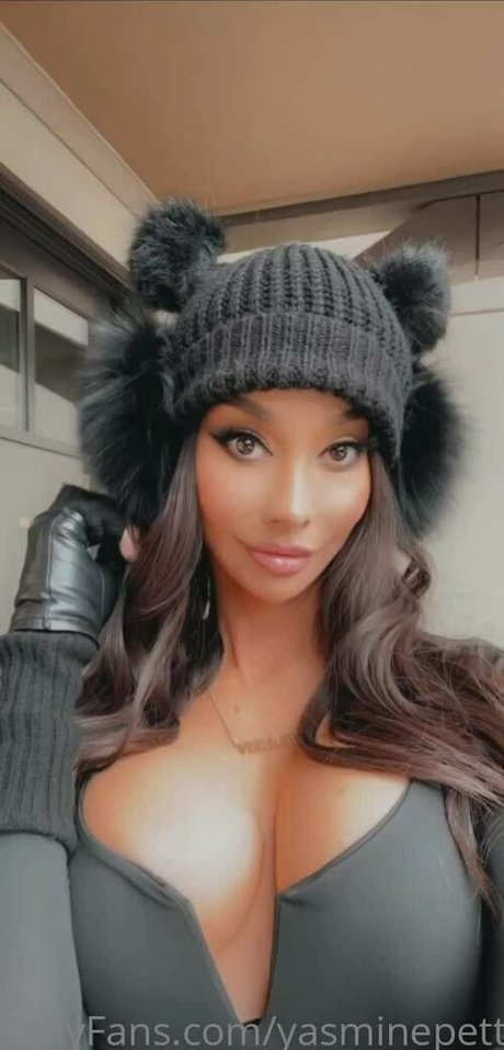 Yasmine Petty nude only fans leaks