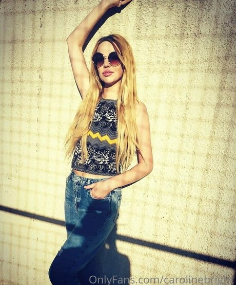 carolinebright naked on onlyfans