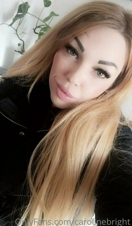 carolinebright onlyfans pics