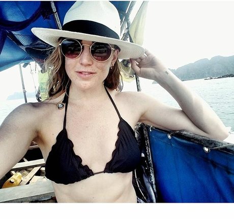 Caity Lotz onlyfans sex leaked