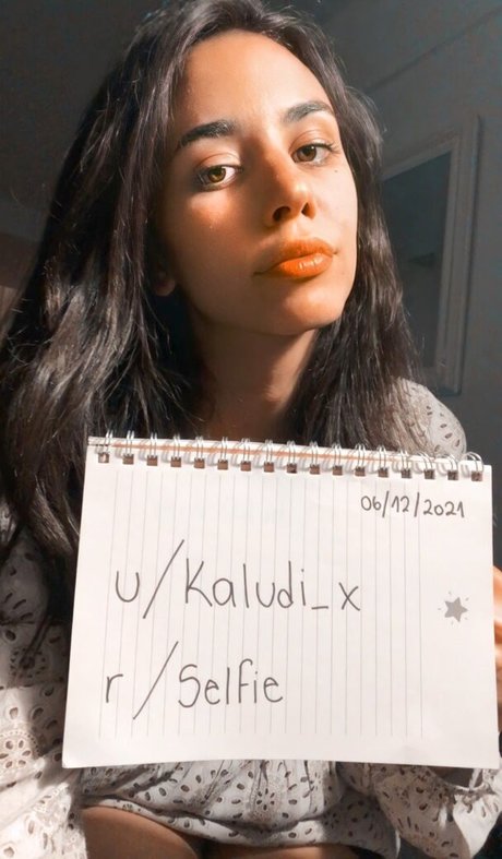 Vera Kaludi onlyfans leak ass