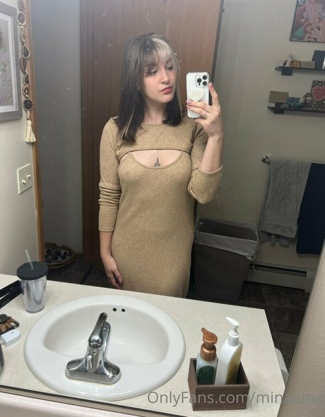 minaluna naked on onlyfans