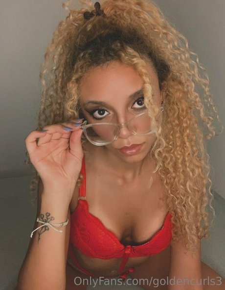 goldencurls3 onlyfans pictures