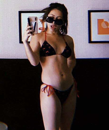 Glossyjocie only fans photos