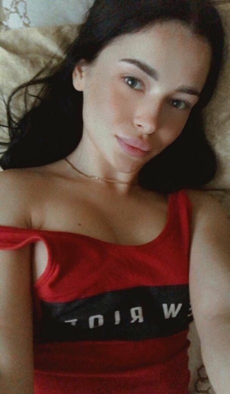 Mila Moore onlyfans nude leak